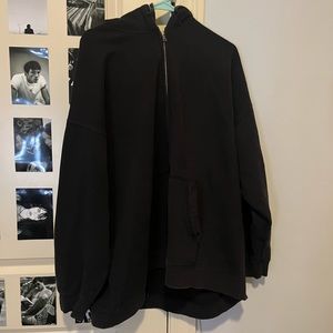 Charli D’Amelio social tourist jacket